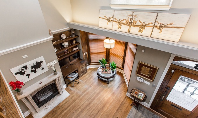 Old Town Haus | GROUP LUX in Old Town 4bd/3ba (+Rooftop/Parking)