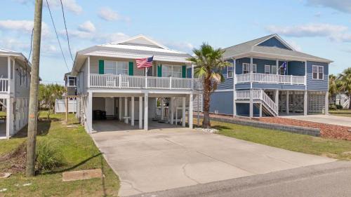 Cherry Grove Beach Haus | Grove Cove - 1 and half Blocks from beach - Dog Friendly