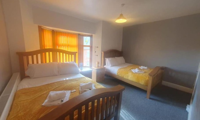 Six Bells Haus | Guardian View