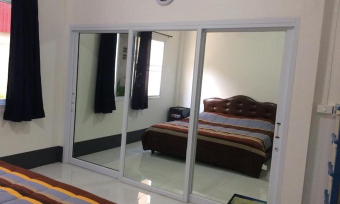 Pla Pak Haus | Guest House in Rural Thailand