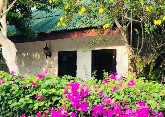 Ratsada Haus | Guest House, shared pool, private bathroom and kitchen