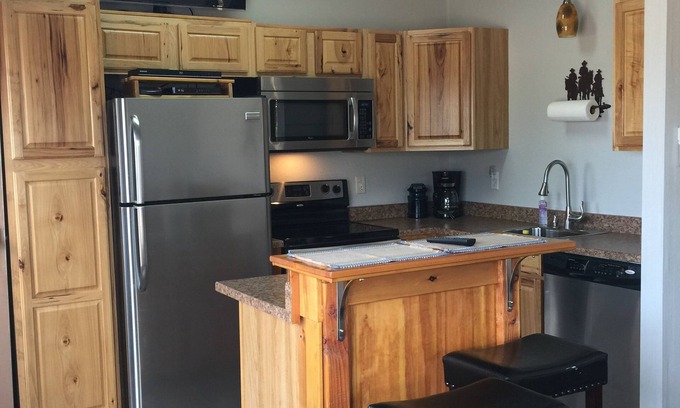 Florence Haus | Gästehaus, mit Wachtel, Kaktus & Wüste.