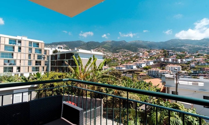 Santo Antonio Wohnung | GuestReady - A view to Funchal paradise