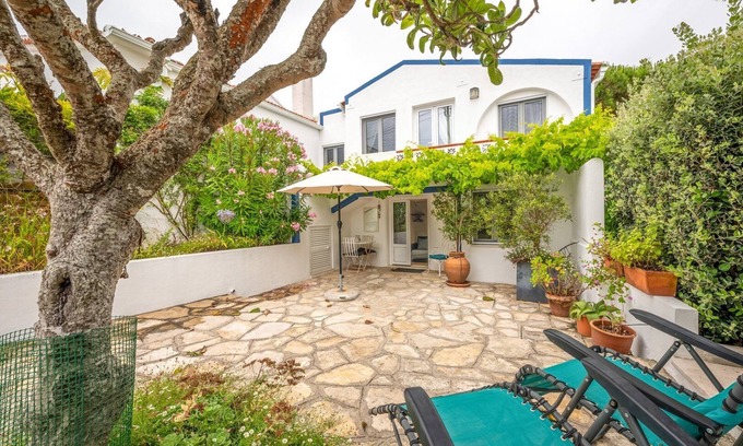 Praia das Macas Haus | GuestReady - A wonderful haven with garden