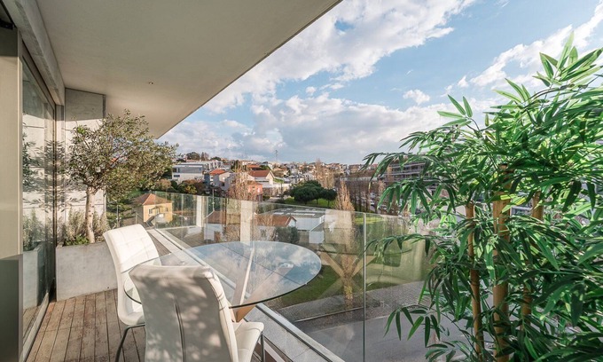 Canidelo Wohnung | GuestReady - Classy retreat with river view
