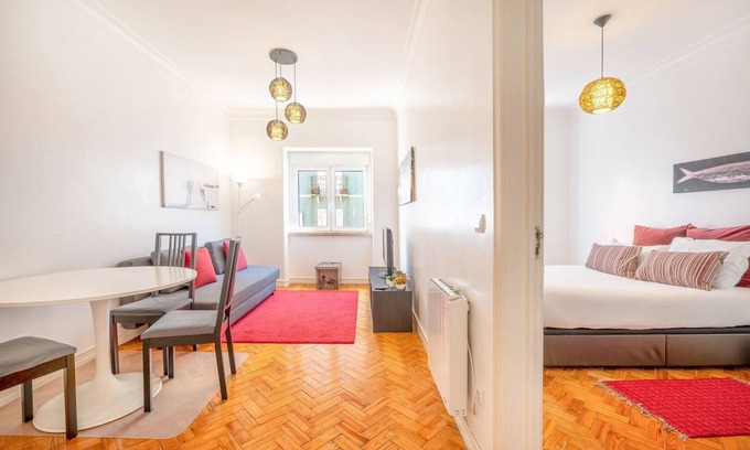 Sao Jorge de Arroios Wohnung | GuestReady - Charme Rouge Lisbon