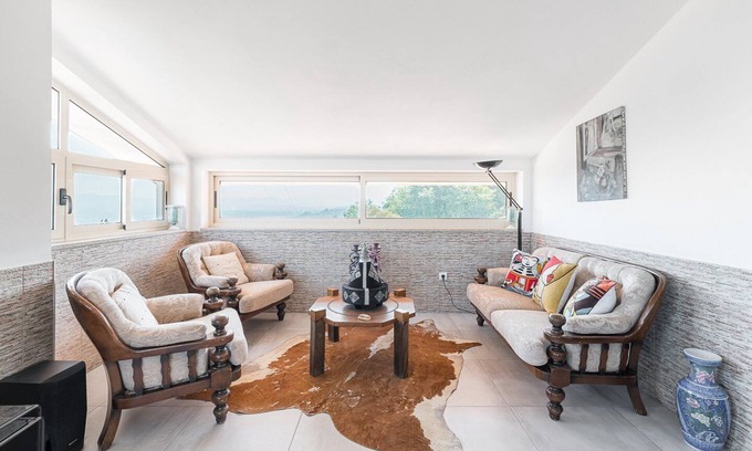 Mozelos Haus | GuestReady - Crestuma Bright