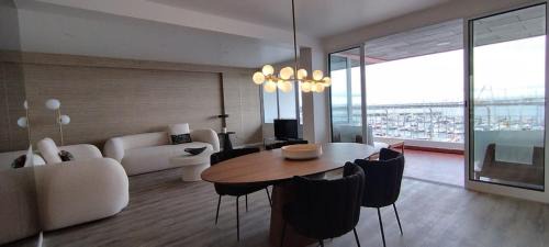 Ponta Delgada Wohnung | GuestReady - Elegant Marina Apartment