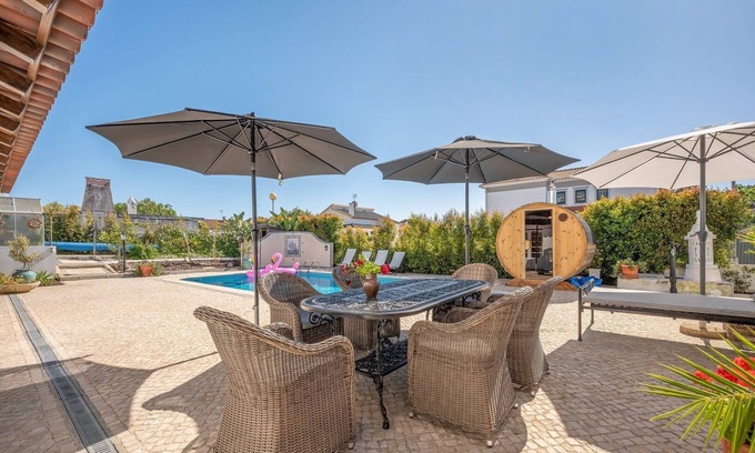 Lagoa de Albufeira Wohnung | GuestReady - Gorgeous Villa near the Lagoon