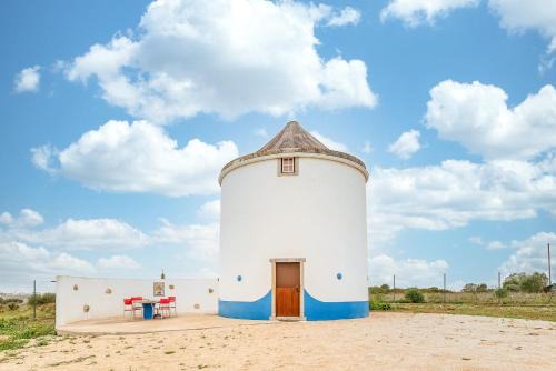 Monserrate Haus | GuestReady - Lampas Wind Mill