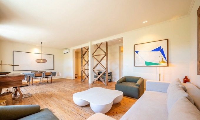 Santa Isabel Wohnung | GuestReady - Lisbon's Elegant Getaway