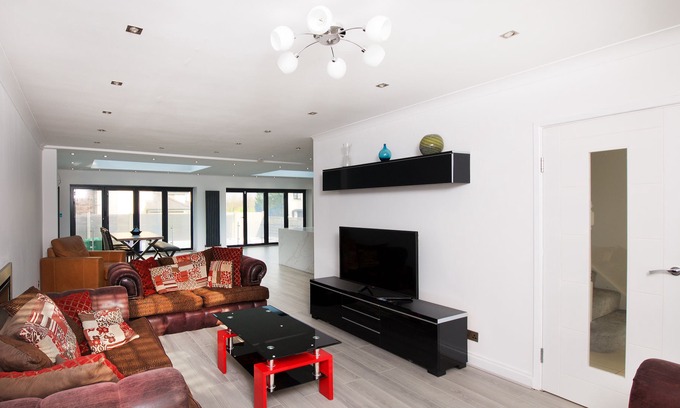 Manchester Haus | GuestReady - Newly renovated in detached residence