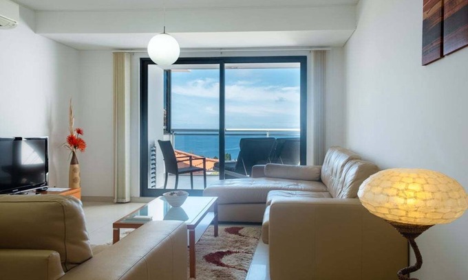 Canico Wohnung | GuestReady - Sea-View Stay