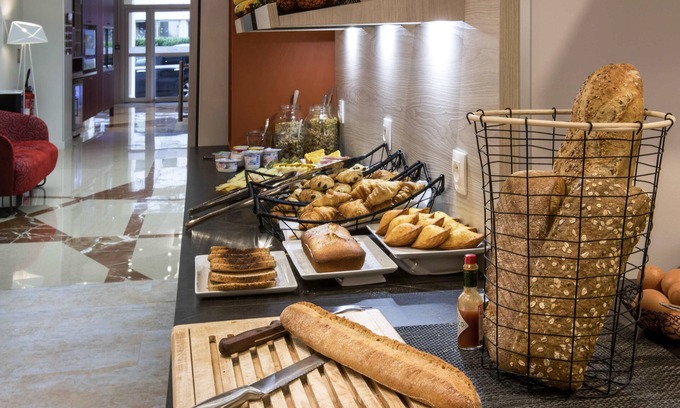 Levallois-Perret Hotel | Hôtel Mercure Paris Pont de Levallois Neuilly
