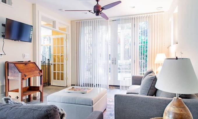 Stanton Park Haus | ✧ H St Sanctuary ✧ Capitol Hill Carriage House ✧