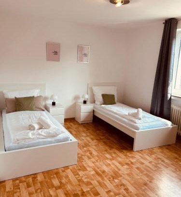 Lotte Wohnung | H6 XL I 90m2 I 6 P I Wasch I Balkon I