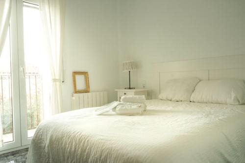 Torrelles de Foix Haus | Habitación doble con Balcón