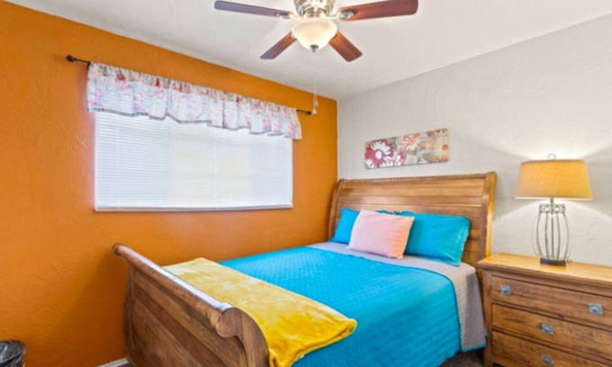 El Paso Haus | Hacienda El Paso | 4 BR 2 BA | 5 min to Fort Bliss