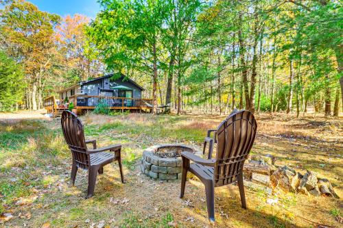 Jim Thorpe Haus | half Mi to Bear Creek Lake Gem with Fire Pit!