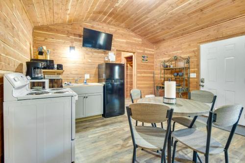Lakeview Haus | Half-Mi to Bull Shoals Lake Access Anglers Cabin