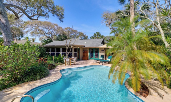 Floridana Beach Haus | Half-Mi to Private Beach: Floridana Beach Getaway