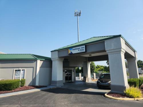 West Memphis Hotel | Hallmarc Inn & Suites of West Memphis