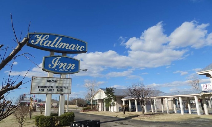 Marion Hotel | Hallmarc Inn