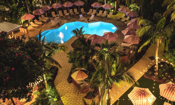 Seven Mile Beach Resort | Hampton by Hilton Grand Cayman Seven Mile Beach