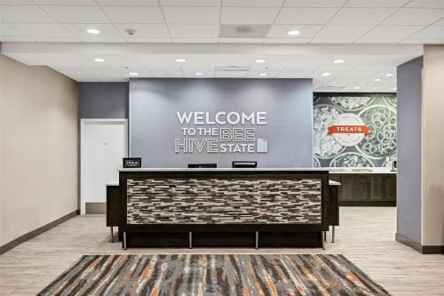 Logan Hotel | Hampton Inn And Suites Logan, Ut