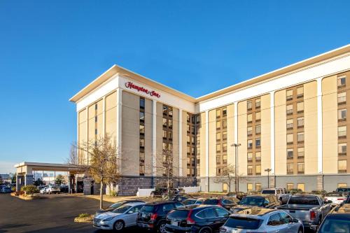 Revere Hotel | Hampton Inn Boston Logan Airport