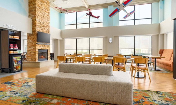 Bedford Park Hotel | Hampton Inn by Hilton Chicago-Midway Airport