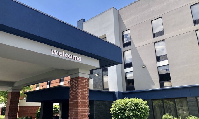 McHenry Hotel | Hampton Inn McHenry