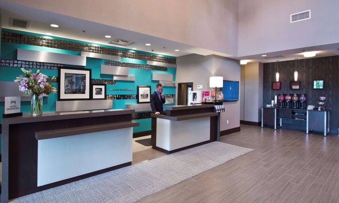 Columbus Hotel | Hampton Inn & Suites Columbus/University Area