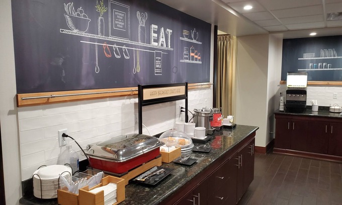 Englewood Hotel | Hampton Inn & Suites Dayton-Airport