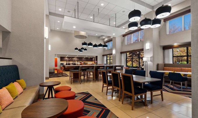 Mount Vernon Hotel | Hampton Inn & Suites Fort Belvoir Alexandria South