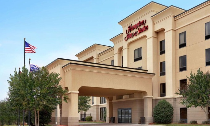 Pine Bluff Hotel | Hampton Inn & Suites Pine Bluff