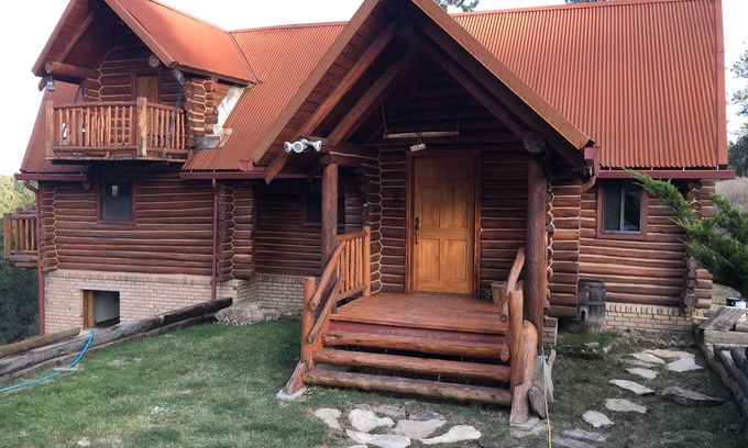 Columbus Kabine | Handgefertigte Blockhütte im Ponderosa-Wald