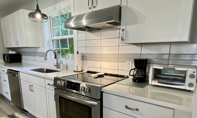 Louisburg Haus | Happy Hilton Home