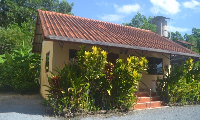 Takua Pa Hotel | HappyVille1