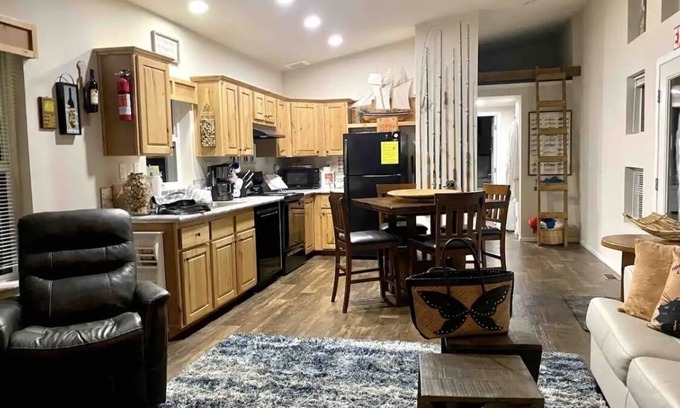 Brookings Haus | 🛟🎣😎Harbor Lite 2BdrmDreamHouse +Loft! AT the PORT. Peeks of Harbor,River,Ocean!