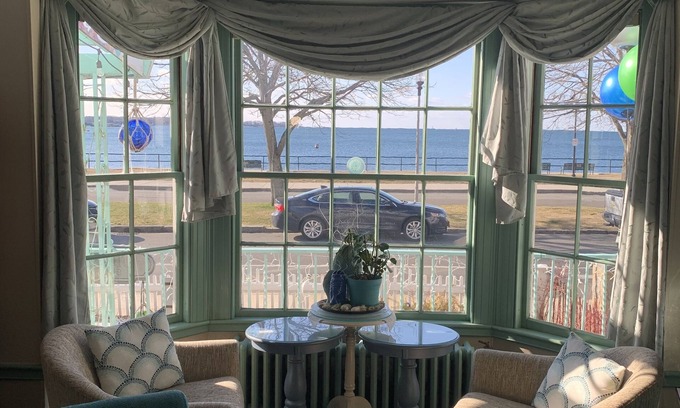 Gloucester Bed & Breakfast | Harborview Inn