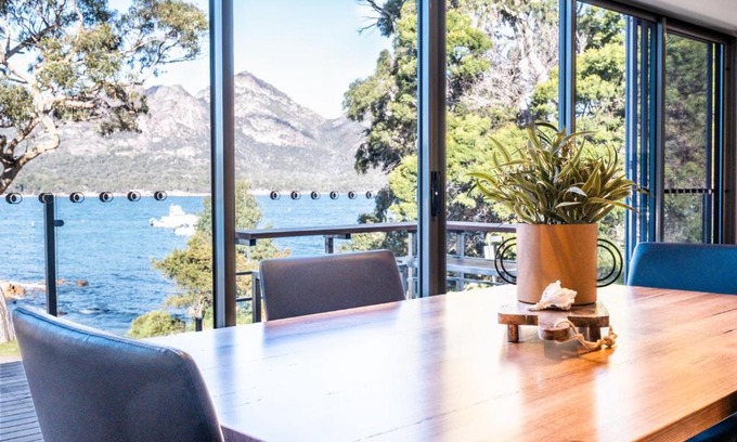 Coles Bay Haus | Harbour Master