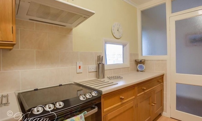 West Bay Wohnung | Harbour Scene