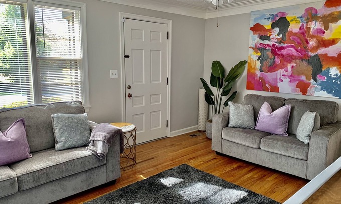 Columbus Haus | Harmonious and inviting home- 3 bed, 2 bath ranch