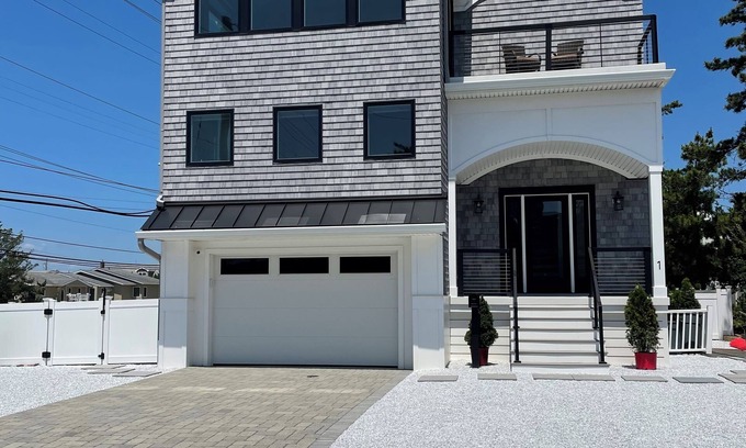 Harvey Cedars Haus | Harvey Cedars, NEW CONSTRUCTION 2024! 5 Br, 4.5 baths, Ocean block!