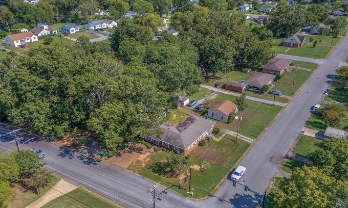 Sheffield Haus | Hatch Haven, by ReNew Rentals, WiFi, and Dogs Welcome