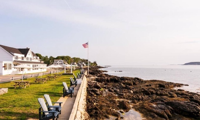 Ocean Point Hotel | Hatchard House Two-Bedroom Suite | Bluebird Ocean Point Inn | Private Beach