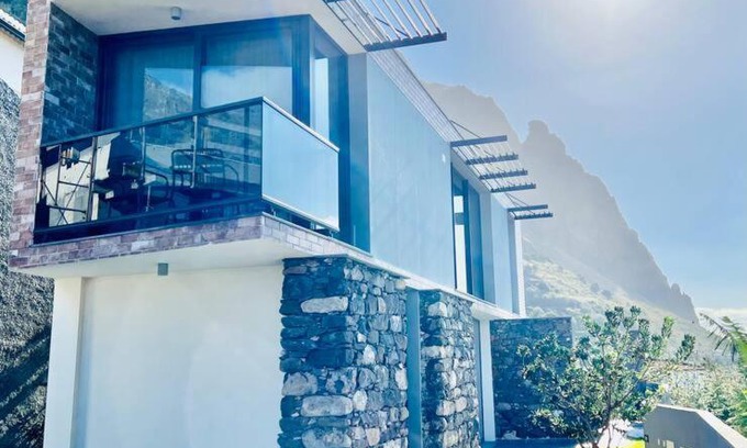 Paul do Mar Haus | Haus am Meer by Your Madeira Rentals