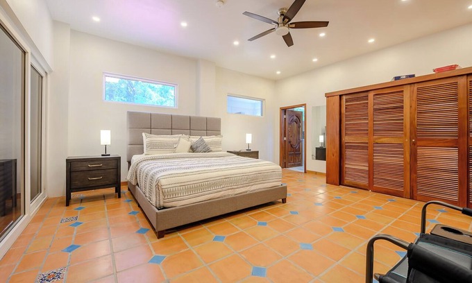 Hopkins Haus | Hawkz House Unit 1: Stunning 1-bedroom unit with WiFi, AC, and pool