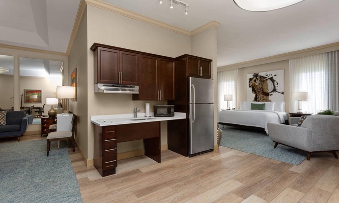 Palm Beach - West Palm Beach Hotel | Hawthorn Extended Stay by Wyndham West Palm Beach